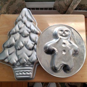 EUC vintage Wilton Christmas cake pans